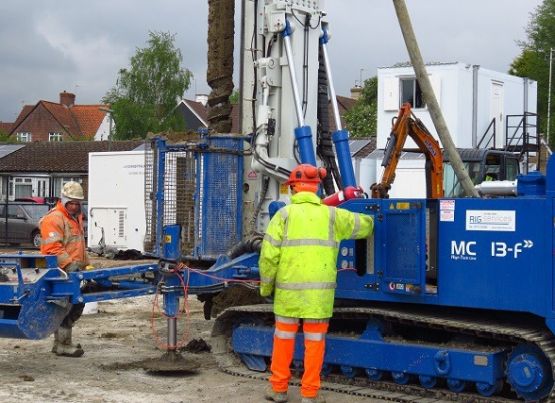 Comaccchios borerigge og boremaskiner.